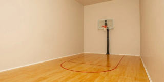 Augustine at Glendale Gallery 12