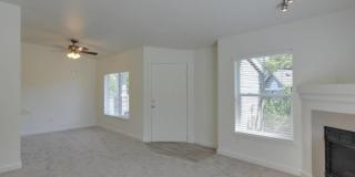 Sunfield Lakes Apartments Gallery 21