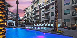 The Moderne Gallery 18