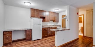 Bryant Manor Apartments Gallery 33
