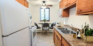 Randolph Avenue | 1172 Gallery 7