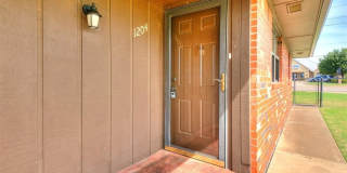 1204 N Crawford Avenue Gallery 2