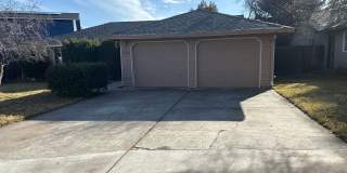 Quiet Eastside 3 Bdrm House, 2 Bath, All appliances in Kitchen, Attached Garage, Fenced Yard Gallery 1