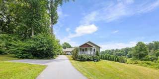 Modern Cottage in Fairview Gallery 1