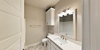 Beautiful 3 Bedroom, 2 Bath Home with Study and Storm Shelter - Yukon Schools. Gallery 14