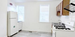 1900 South Throop Gallery 6