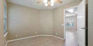 Two Bedroom Townhouse, Great Location! Gallery 21