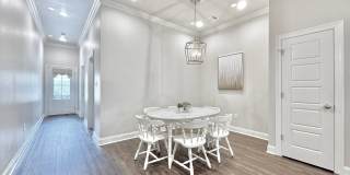 Elegant Townhouse in StoneLake Village – Stylish 3BR/2BA with Garage & Patio Gallery 4