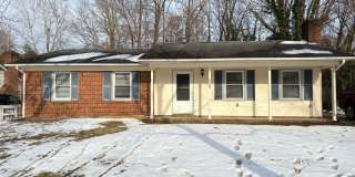 MOVE IN SPECIAL: 3 Bedroom, 2 Bathroom House in Burlington! Gallery 1