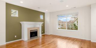 Issaquah Highlands 2 Bedroom 2.5 Bath Townhouse Gallery 10
