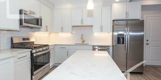 Fantastic, Newly renovated 4-bd/2 ba with Laundry Gallery 3