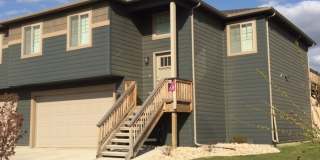 Lovely Townhouse for Rent!! Gallery 1