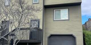 Two Bedroom Townhome in Green Hills Gallery 1