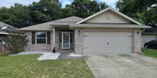Spacious 3-Bedroom Home - Great Location Gallery 1