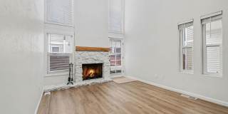Spacious 2Bed/2.5Bath Townhouse in Central Denver Gallery 3