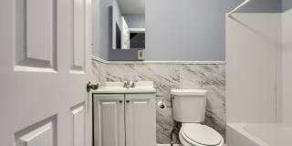 2533 W LOMBARD Street Gallery 14