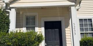 Spacious 3 Bed / 3 Bath Townhome in Northeast Raleigh – Washer & Dryer Included Gallery 1