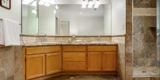 Elmonica Luxury! 4BD/3BTH w/ 3-Car Garage + A/C + Oversized Backyard + Pets Welcome! Gallery 22