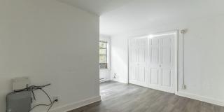 518 E Manning Street Gallery 9