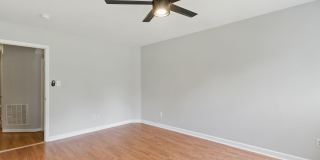 4905 Knightsbridge Way Gallery 18