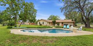 4 Bedroom with a Pool in Helotes! Gallery 67