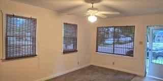 CUTE 2 bedroom, 1 bath cottage on WESTSIDE of Colorado Springs Gallery 5