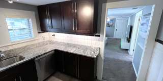 304 North Keech Street - Room 4 Gallery 16