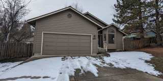 Charming 3x2 on Cul-de-sac with a double-car garage and fenced backyard near Hollinshead Park in NE Bend Gallery 1