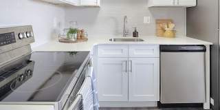 The Premier at City Line Gallery 8