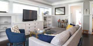 Charming Upper Floor 2 Bed / 1 Bath with Bonus Studio in a Prime Echo Park Location Gallery 4