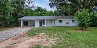 Beautifully Updated Home with a Versatile Florida Room & Spacious Backyard Gallery 5