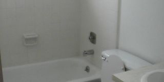 Beautiful 2x2 Downtown Gallery 5