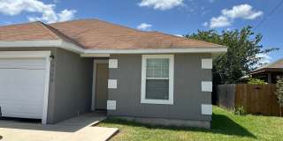 2/2/1 Duplex near Hwy 46 / Ceramic Tile Throughout (No Carpet) / Covered Patio with Large Backyard/ CISD Gallery 1