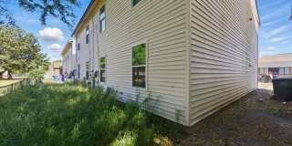 711 Easy Street Gallery 16