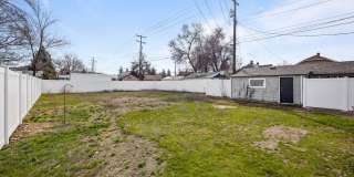 Remodeled 3BR/2BA Brick Bungalow - Fireplace, Finished Basement & Garage Gallery 25