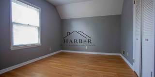 3 bedroom 2.5 bathroom home with a fully fenced yard! Gallery 6
