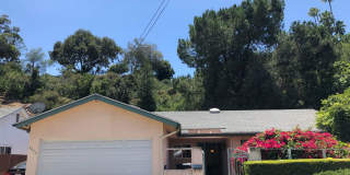 4 BEDROOM 2 BATH ON CUL-DE-SAC AND LARGE YARD! Gallery 1