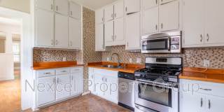 2004 Walker Ave., Gallery 11