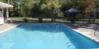 One Bedroom One Bath Spacious Unit with Large Enclosed Patio Gallery 3