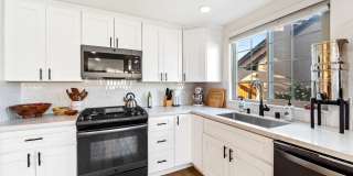 2 BR Townhome in Escondido w/ 2 car garage 2 BR Townhome in Escondido w/ 2 car garage Gallery 4