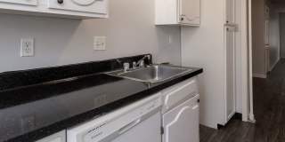 Colonial Apartments Gallery 35