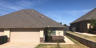 Luxury 3 Bedroom 2 Bathroom Duplex in Yukon Schools Gallery 1