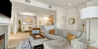 Top-Floor Serenity: Bright & Modern Fully Furnished Boulder Retreat Gallery 9