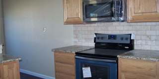 1013 Rice Street Gallery 6