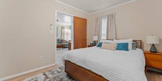 1612 East 29th Street Gallery 20