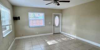 2213 NE 3rd Avenue unit: 2215 Gallery 9