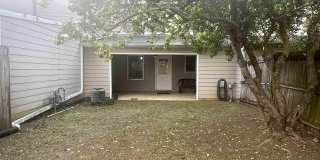 137 N Springs Court Gallery 23