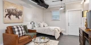 1 Hazel Street Gallery 23