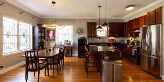 2042 W Warren Boulevard Gallery 9