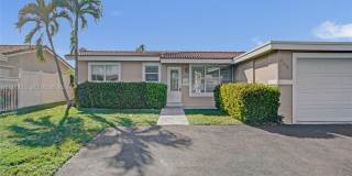 949 SE 10th Ct Gallery 1
